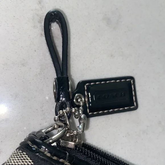 Coach Lg wristlet black & tan signature logo or small purse bag - Picture 5 of 12